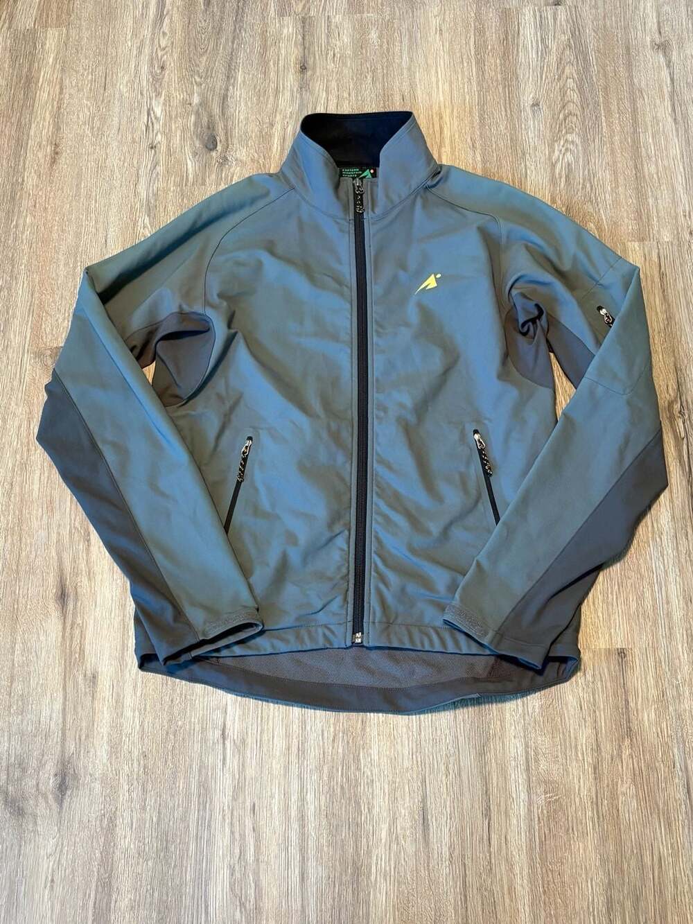 Eastern Mountain Sports Men M Schoeller Soft-Shell Jacket Gray Stretch Full Zip
